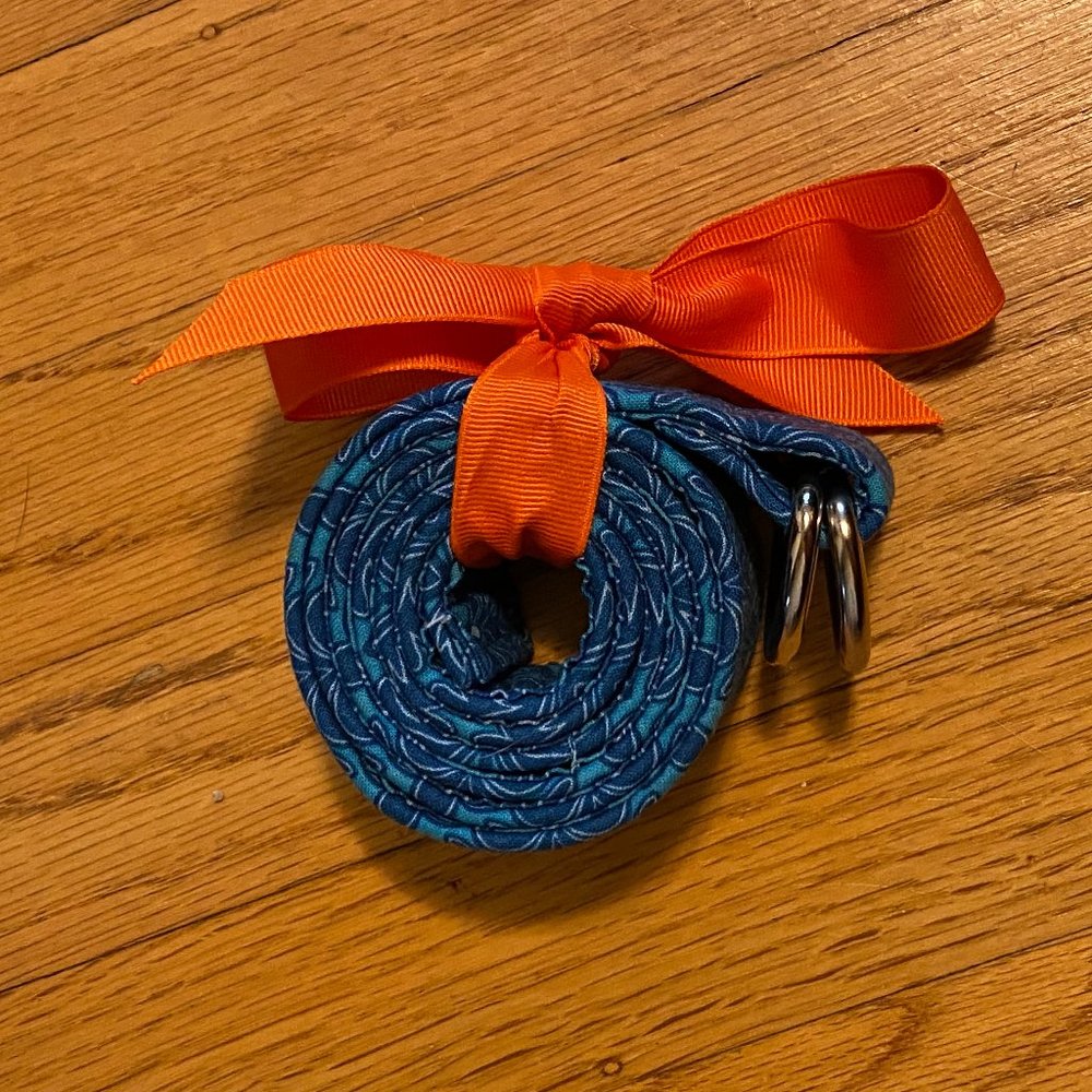 Blue pattern D-ring belt